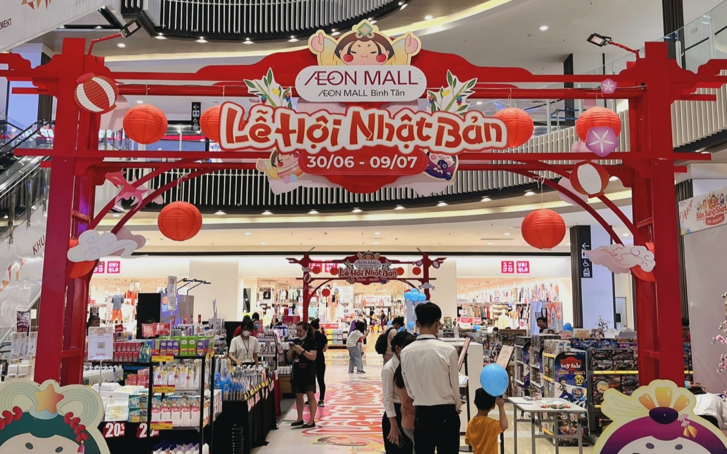 UNIQLO khai trương cửa hàng thứ 10 tại TTTM Aeon Mall Bình Tân ngày 2212