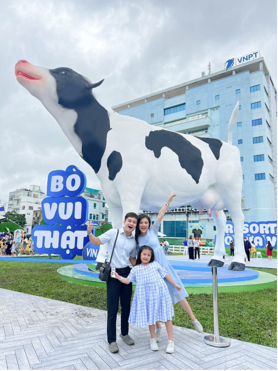 Hàng ngàn gia đình hào hứng khám phá “Resort” Bò sữa - Ảnh 5.