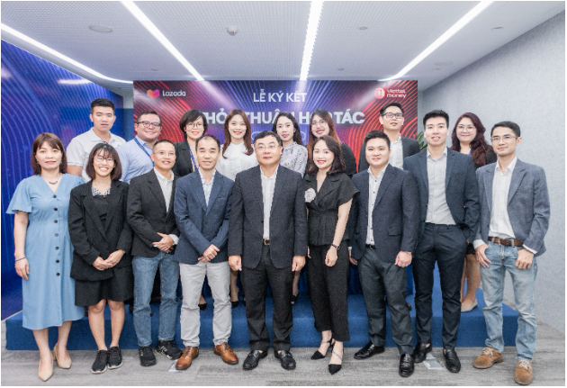 Viettel Digital và Lazada Việt Nam hợp tác thúc đẩy mua sắm không tiền mặt - Ảnh 3.