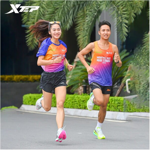 Xtep - nhà tài trợ trang phục giải chạy VnExpress Marathon Marvelous Nha Trang - Ảnh 2.