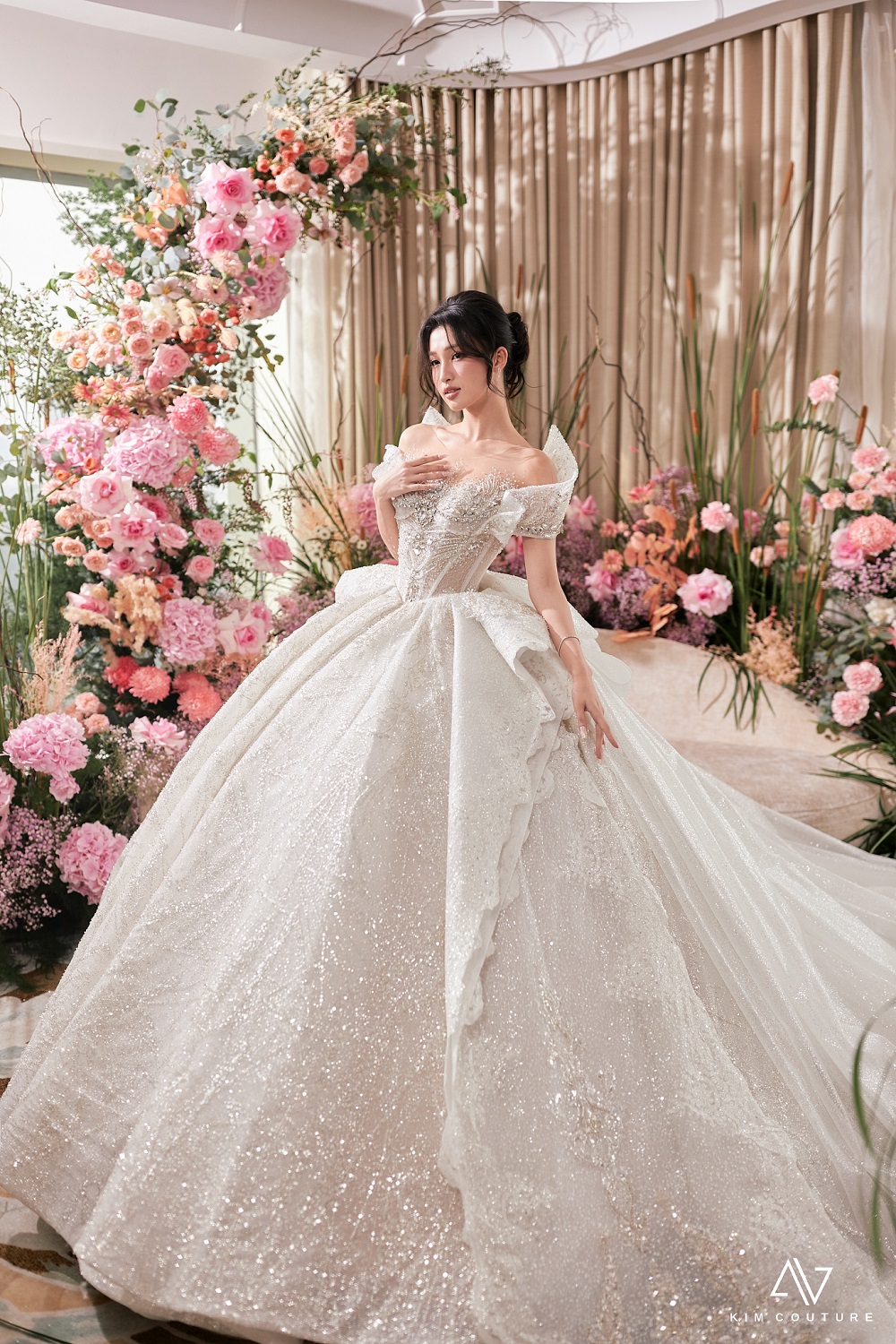 Chiêm ngưỡng vẻ đẹp lộng lẫy của Á hậu Phương Nhi khi diện váy cưới - Ảnh 3.