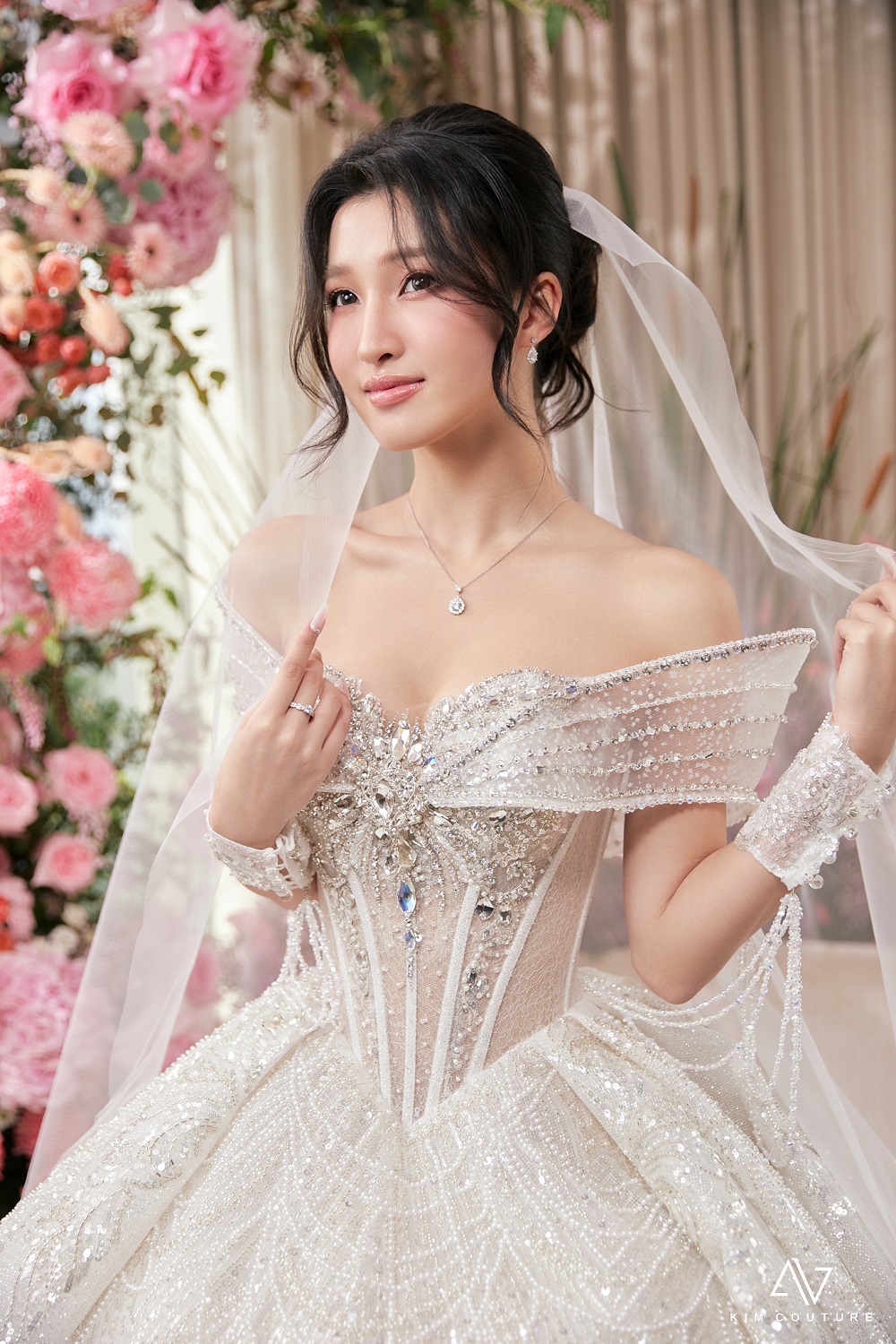 Chiêm ngưỡng vẻ đẹp lộng lẫy của Á hậu Phương Nhi khi diện váy cưới - Ảnh 4.