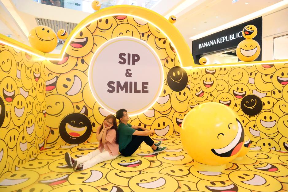 SIP & SMILE: Nhuộm màu vàng tươi cho tháng 8 sôi động tại Crescent Mall - Ảnh 1.