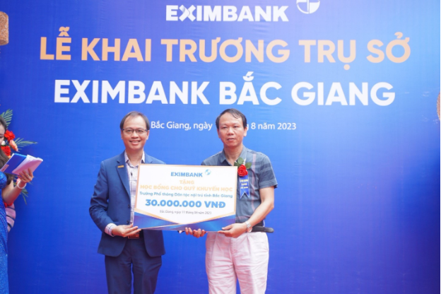 Eximbank khai trương chi nhánh Bắc Giang - Ảnh 3.