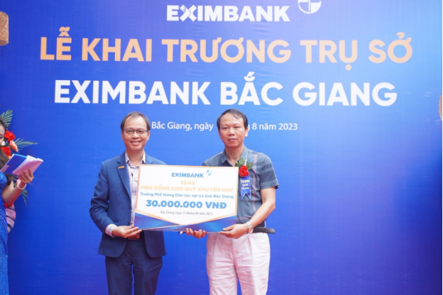 Eximbank khai trương chi nhánh Bắc Giang - Ảnh 2.