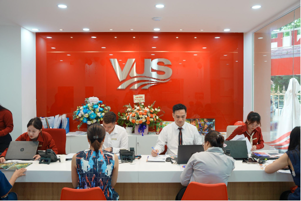 VUS tưng bừng khai trương cơ sở thứ 70 tại Hà Nội, thu hút hàng trăm phụ huynh học sinh tới check-in - Ảnh 7.