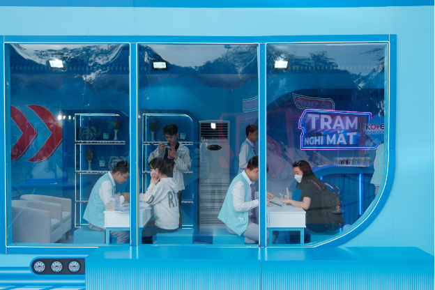 Đường trượt băng m&aacute;t lạnh &ecirc;m độc lạ Cần Thơ thu h&uacute;t đ&ocirc;ng đảo giới trẻ - Ảnh 8.
