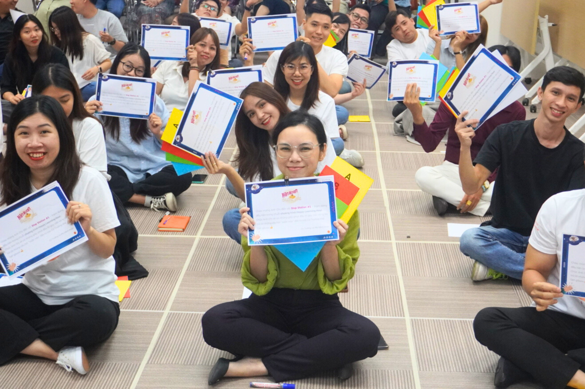 Hanwha Life Việt Nam đạt giải &quot;Nơi làm việc tốt nhất châu Á 2023&quot; - Ảnh 1.