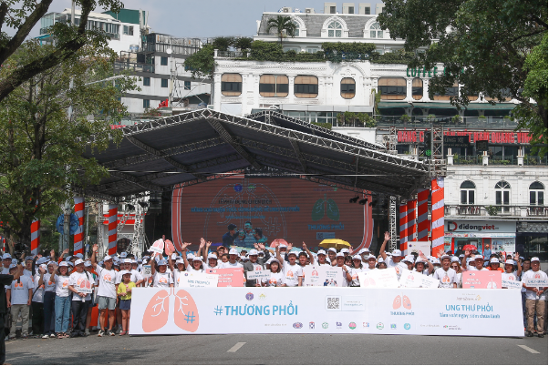 FPT Long Châu đồng hành tuyên truyền nâng cao nhận thức cộng đồng về bệnh ung thư phổi - Ảnh 3.