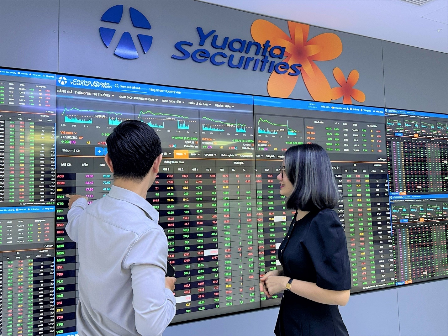 Chứng khoán cuối năm 2023 có dậy sóng? - Ảnh 1. Chứng khoán cuối năm 2023 có dậy sóng? - Ảnh 1.