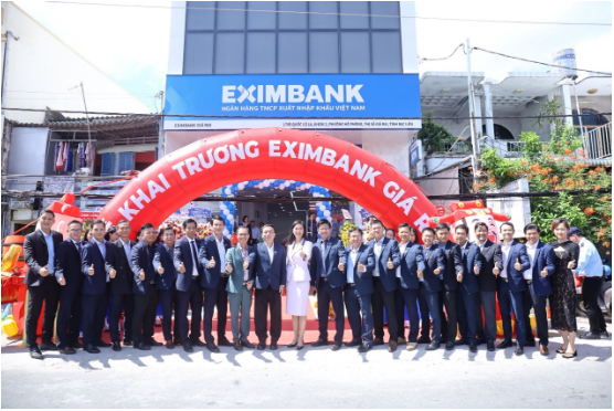 Eximbank khai trương chi nhánh và phòng giao dịch mới - Ảnh 2.