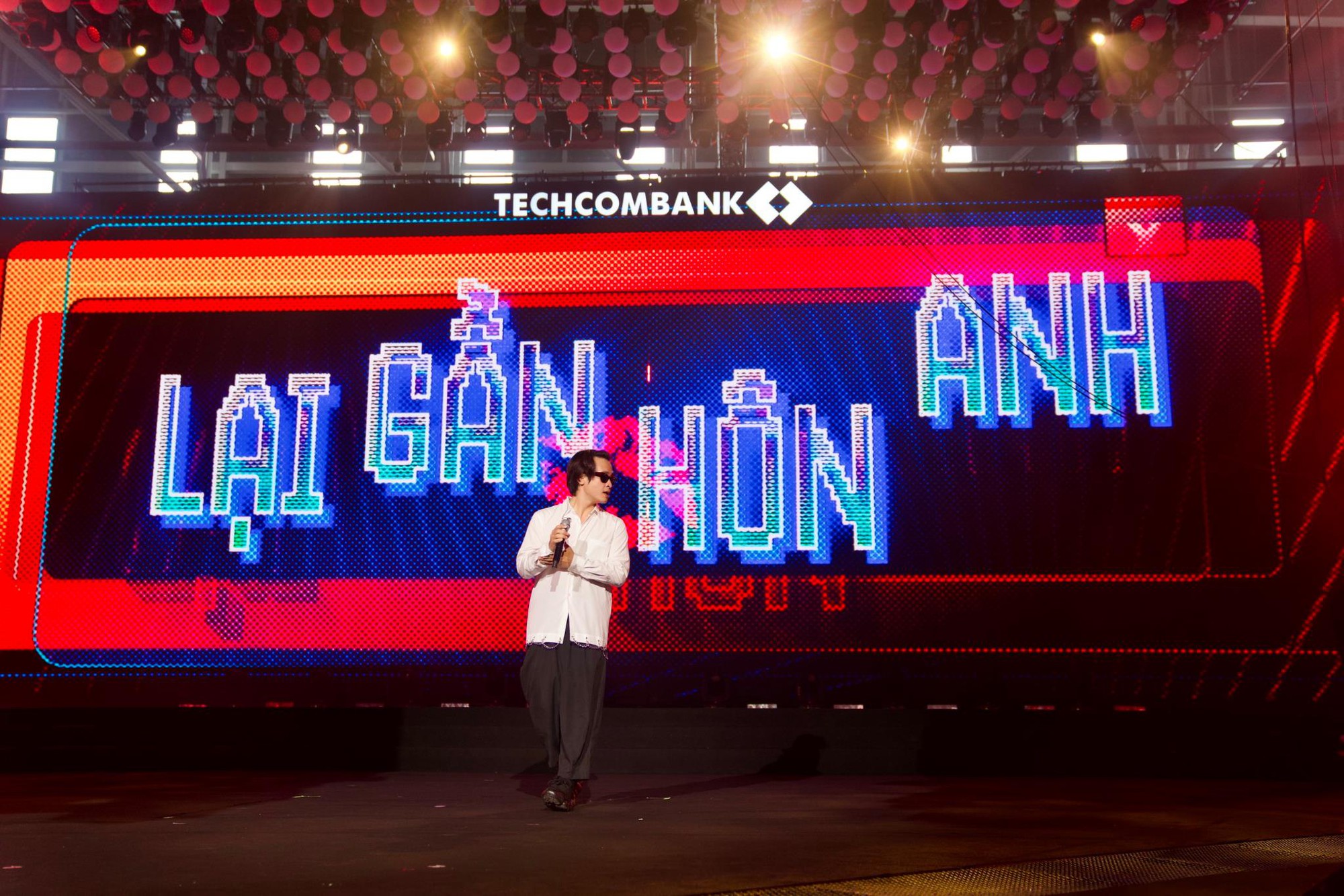 Hà Anh Tuấn, Hồ Ngọc Hà cùng dàn sao hào hứng trong buổi tổng duyệt của đêm nhạc “Thời Khắc Giao Thời” do Techcombank Priority tổ chức - Ảnh 1.