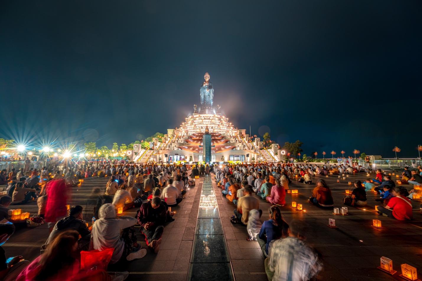 Phật tử khắp cả nước tìm về Núi Bà Đen, Tây Ninh thực hành hiếu đạo mùa Vu Lan - Ảnh 14.