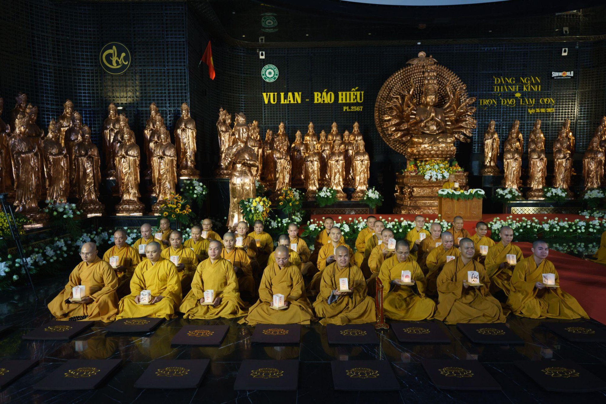 Phật tử khắp cả nước tìm về Núi Bà Đen, Tây Ninh thực hành hiếu đạo mùa Vu Lan - Ảnh 4.