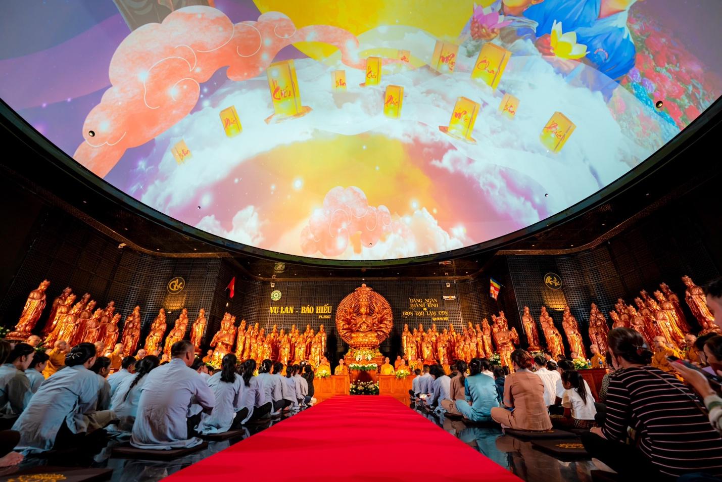 Phật tử khắp cả nước tìm về Núi Bà Đen, Tây Ninh thực hành hiếu đạo mùa Vu Lan - Ảnh 7.