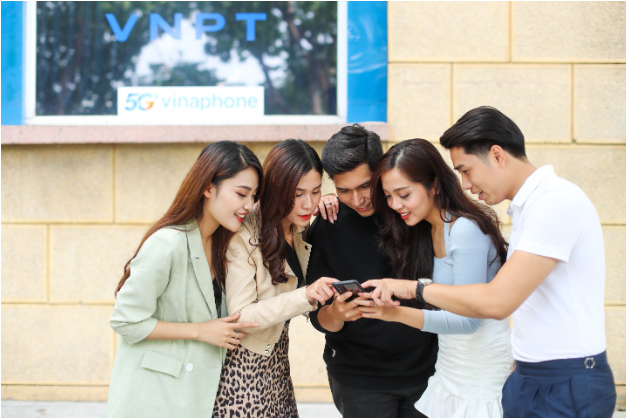 Nhập hội Vina - Phá đảo Data cùng ưu đãi cực khủng của VinaPhone mùa tựu trường - Ảnh 2.