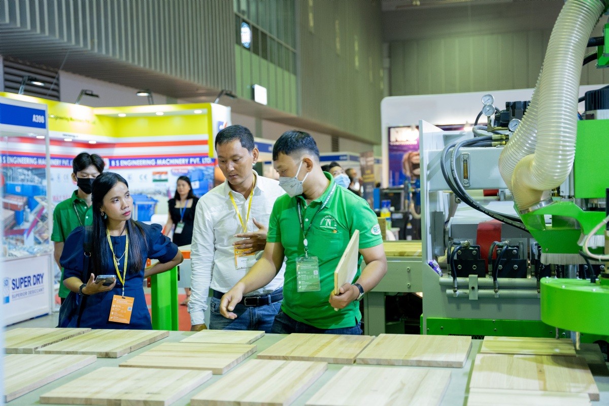 Sản xuất gỗ thông minh với  VietnamWood 2023 tại SECC - Ảnh 4.