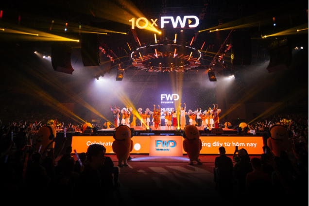Nhạc hội 10 năm Tập đoàn FWD khiến fan bất ngờ vì độ chịu chơi - Ảnh 2.
