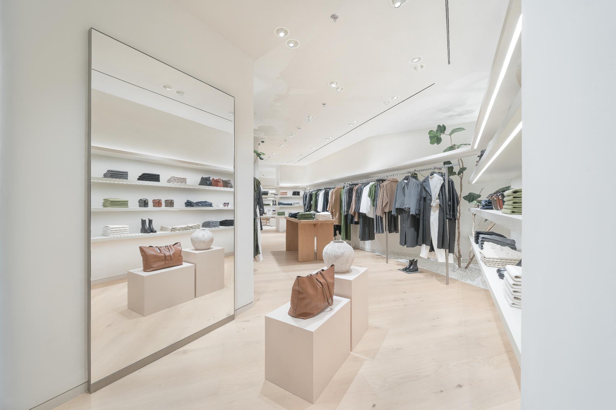 Thích thú trải nghiệm mua sắm tích hợp công nghệ tại cửa hàng Massimo Dutti Hà Nội - Ảnh 3.