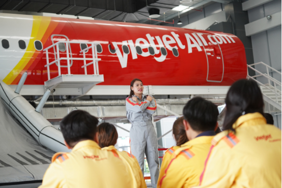 Bên trong Học viện hàng không là thành viên của IATA có gì? - Ảnh 4.