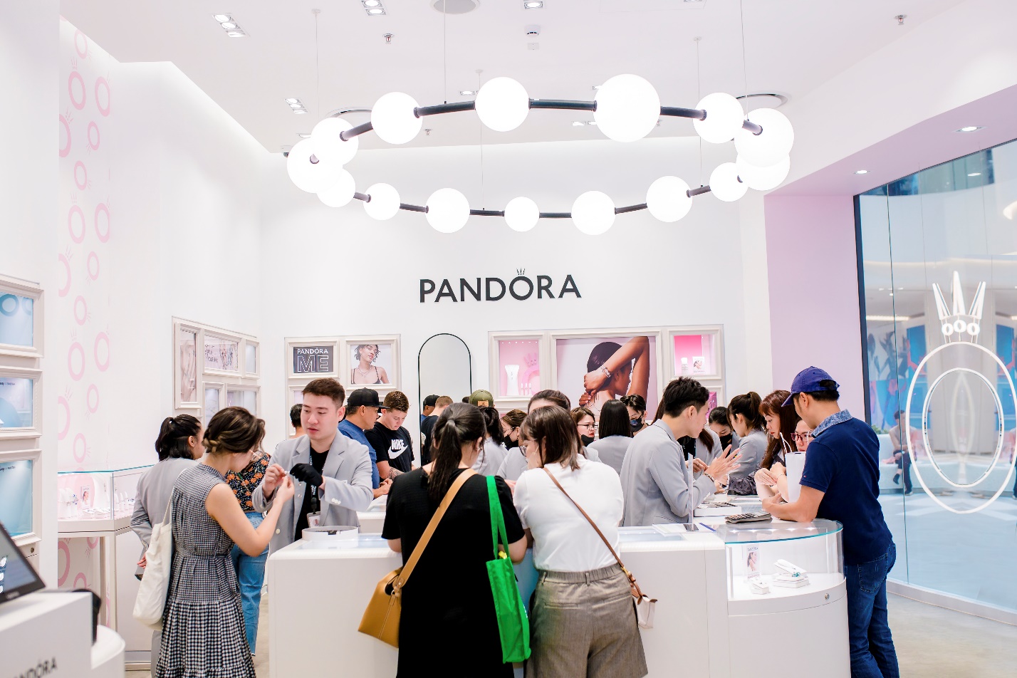 Norbreeze Collective Asia tiếp tục mở rộng thị trường với cửa hàng Pandora tại Lotte Mall Tây Hồ - Ảnh 2.