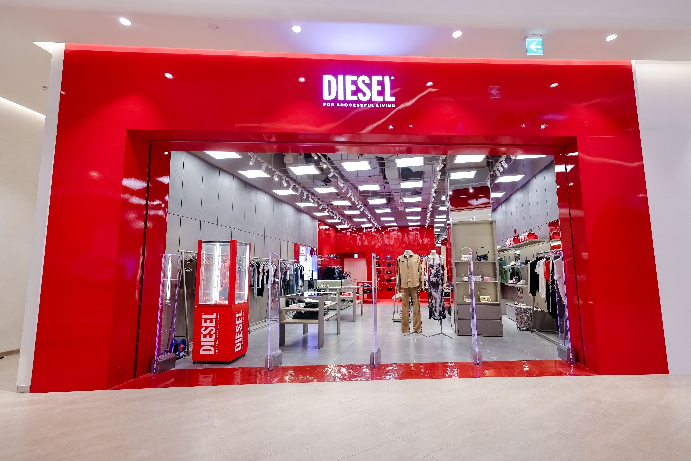 DIESEL ra mắt cửa hàng thứ 2 tại Việt Nam: Không gian mua sắm đẳng cấp, táo bạo tại Lotte Mall, Quận Tây Hồ, Hà Nội - Ảnh 1.