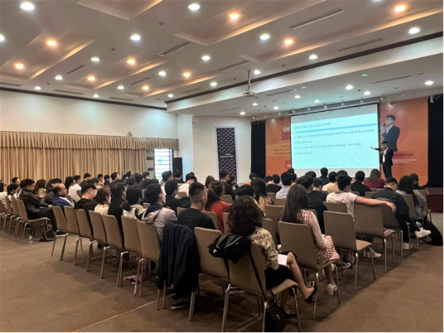 Bí quyết giữ chân người xem khi livestream trên sàn TMĐT, tiết lộ từ người trong cuộc - Ảnh 4.