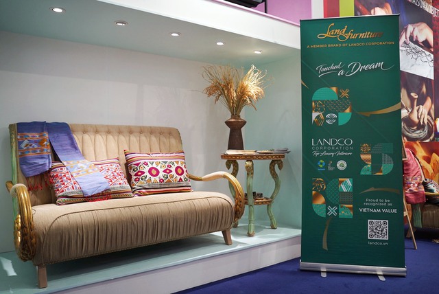 LandFurniture cùng “Đòng Đòng” Việt Nam nổi bật trong triển lãm nội thất tại Paris - Ảnh 1. LandFurniture cùng “Đòng Đòng” Việt Nam nổi bật trong triển lãm nội thất tại Paris - Ảnh 1.