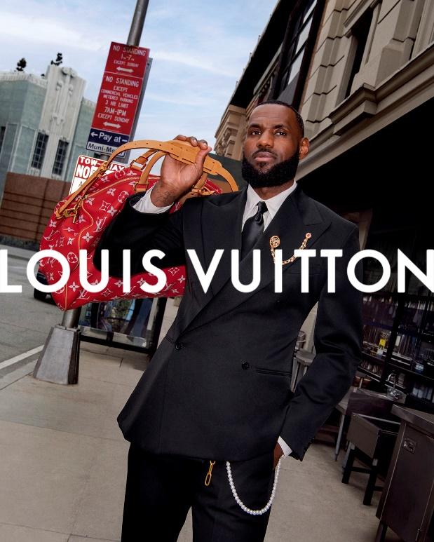 Nhiều cửa hàng Louis Vuitton khoác áo mới đón chào BST đầu tay của Pharrell Williams - Ảnh 1.