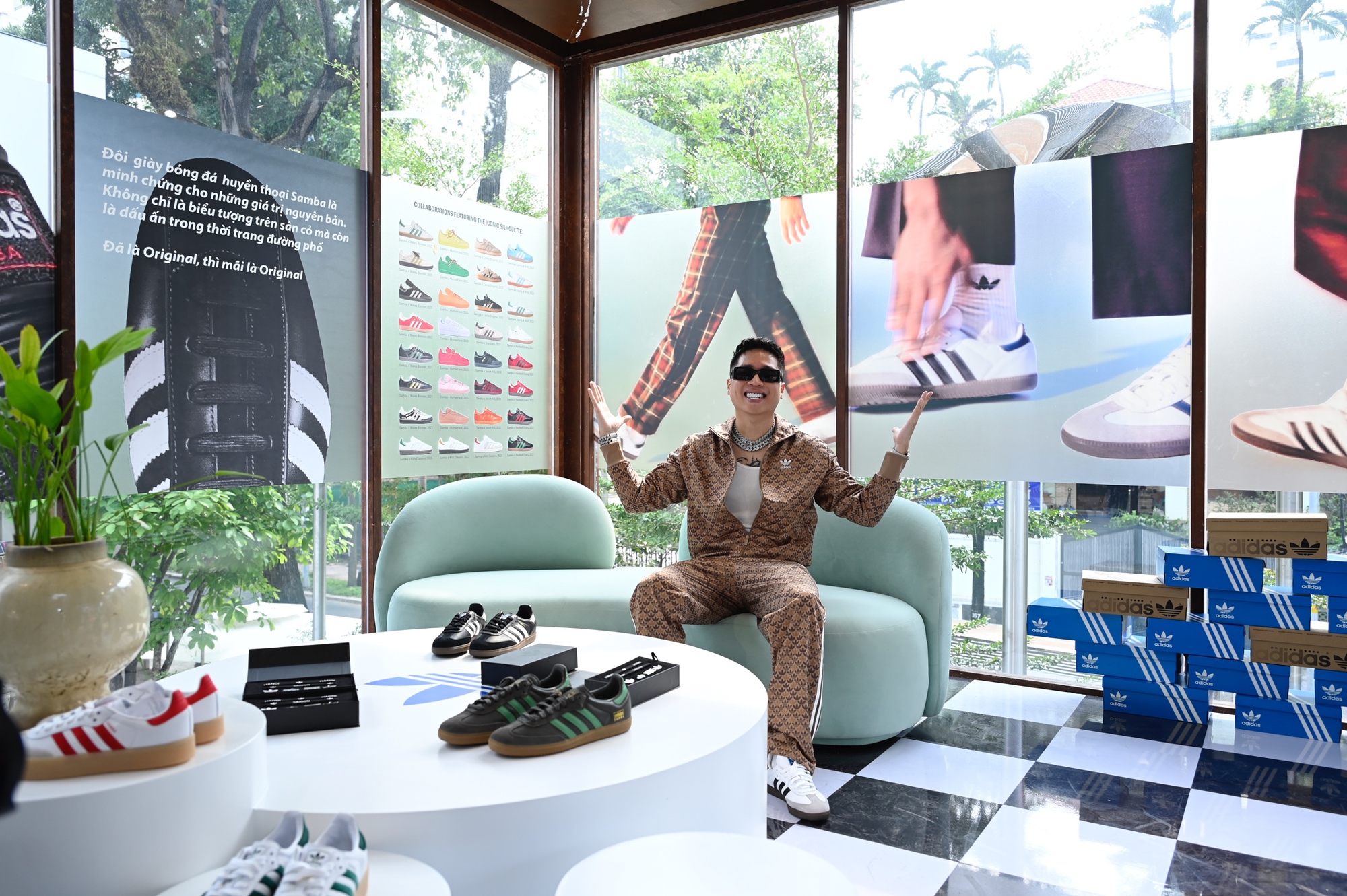 Xứng danh &quot;đôi giày đại diện&quot; đầu năm 2024, adidas Originals Samba “phủ sóng” sự kiện giới trẻ với phong cách cực chất - Ảnh 6.