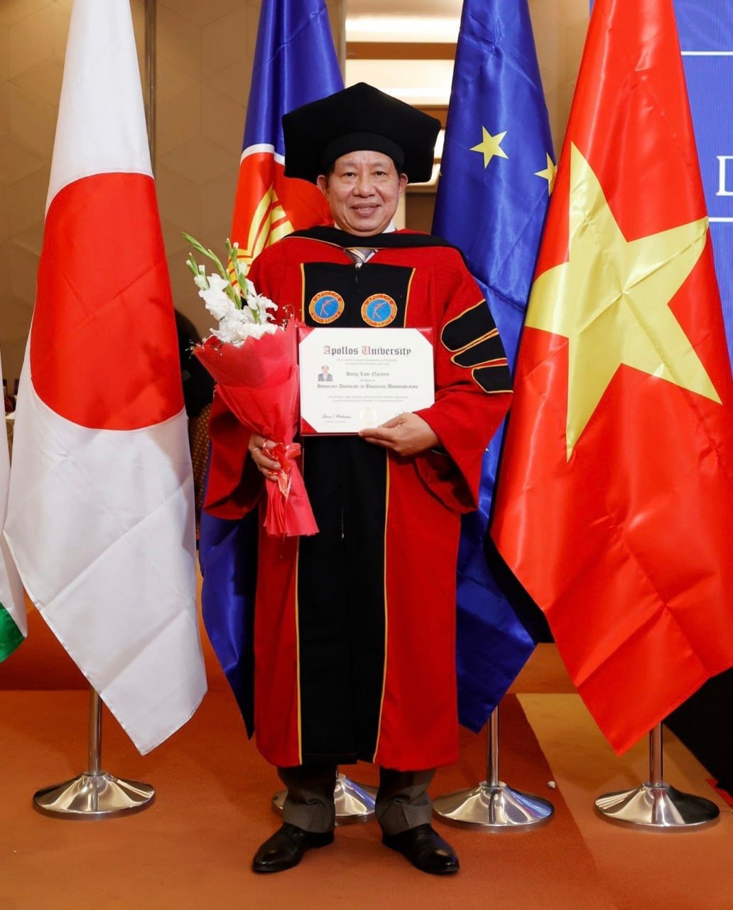 Đại học nổi danh nước Mỹ trao bằng Tiến sĩ Danh dự cho &quot;Vua ô mai&quot; Việt Nam - Ảnh 2.