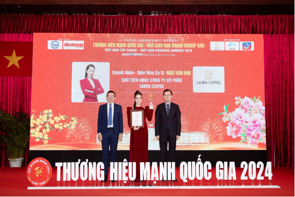 Nhật Kim Anh cùng Laura Coffee nhận vinh danh tại Thương hiệu mạnh quốc gia 2024 - Ảnh 3.