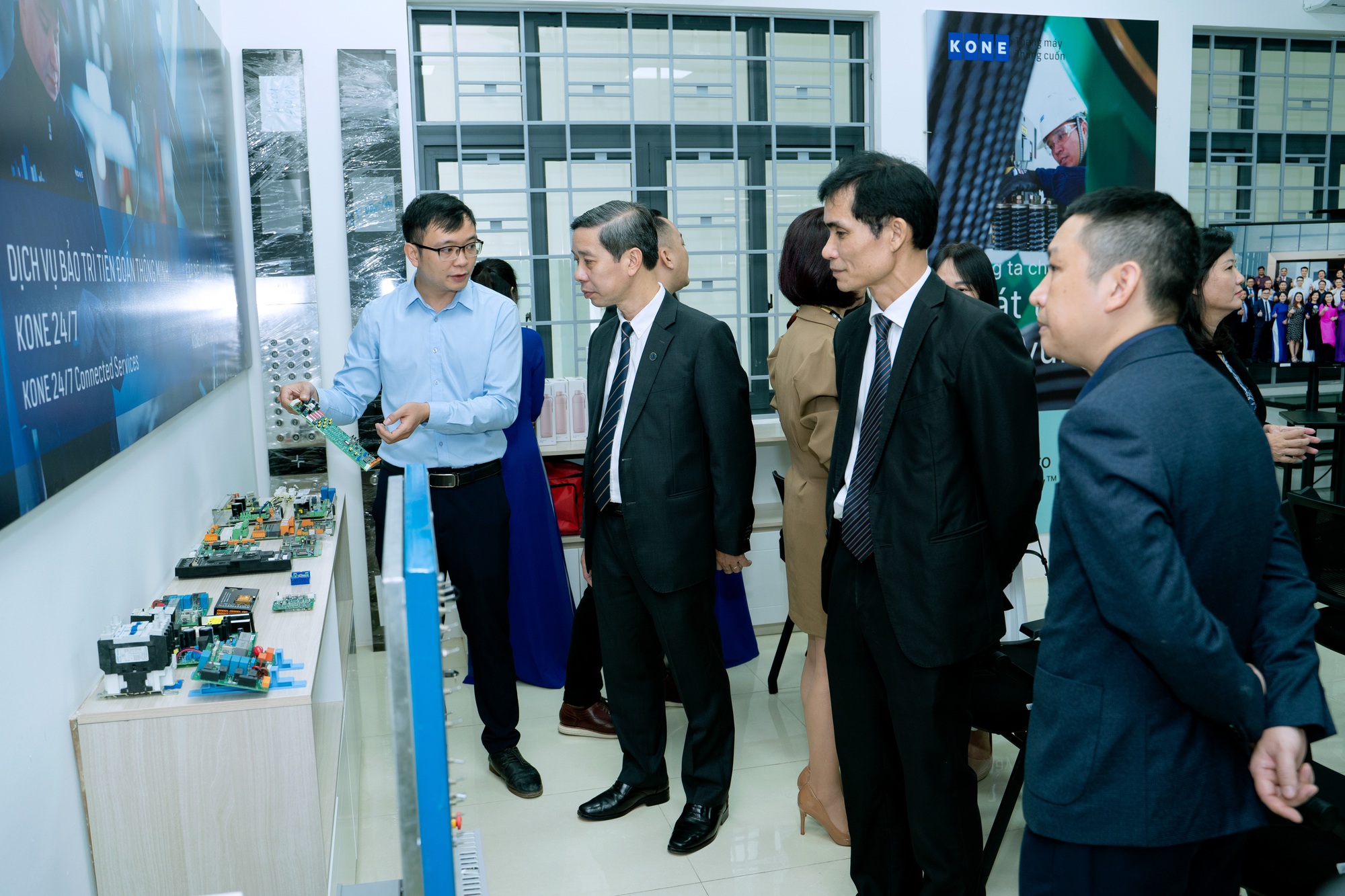 KONE Việt Nam hợp tác cùng ĐH Giao Thông Vận Tải phát triển nhân lực ngành thang máy và thang cuốn - Ảnh 2.