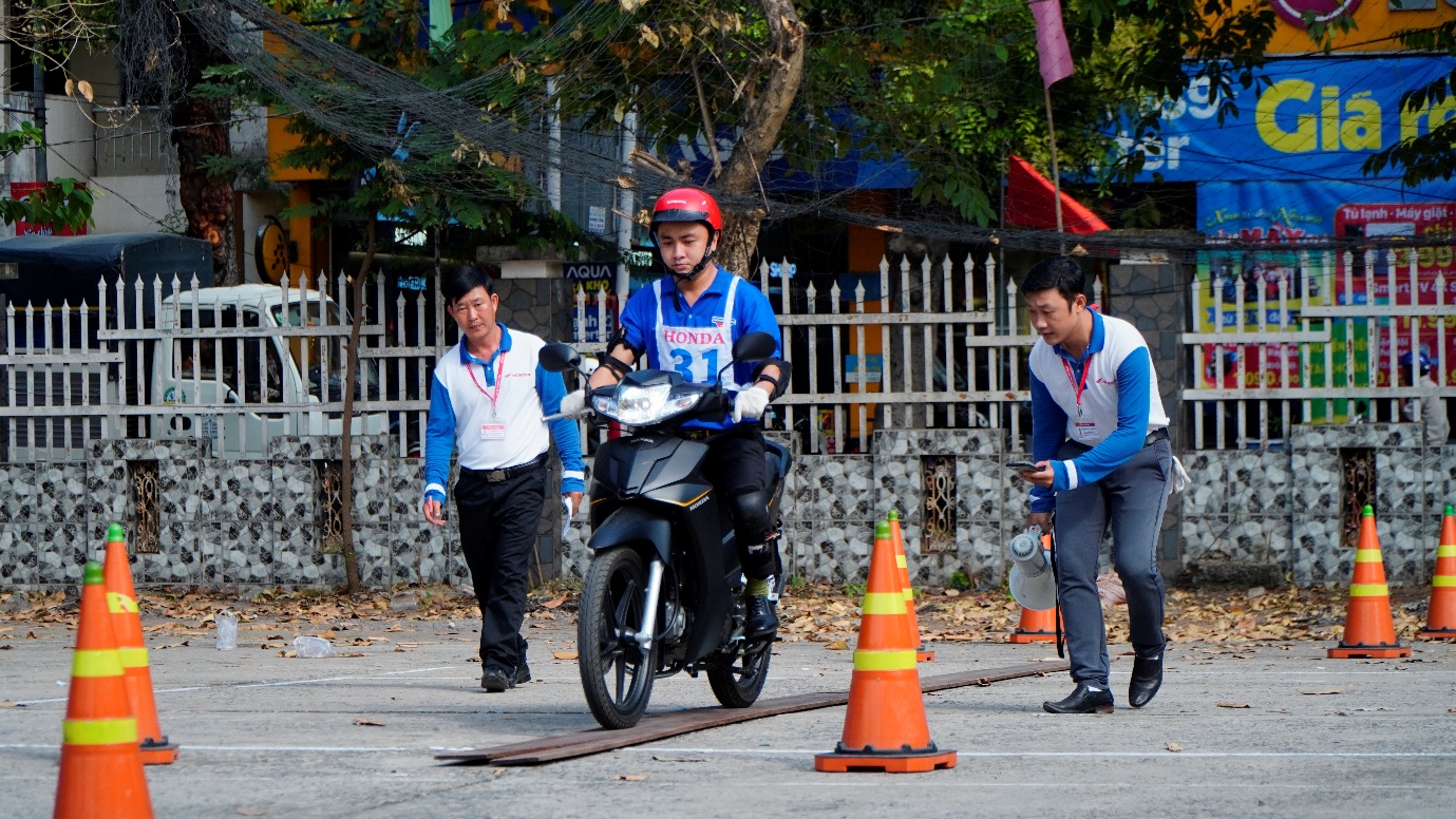 Honda Việt Nam tổ chức hơn 2 nghìn chương trình đào tạo an toàn giao thông cho học viên - Ảnh 3.