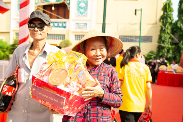 Coca-Cola Việt Nam mang Tết diệu kỳ đến hàng nghìn hoàn cảnh khó khăn - Ảnh 3.