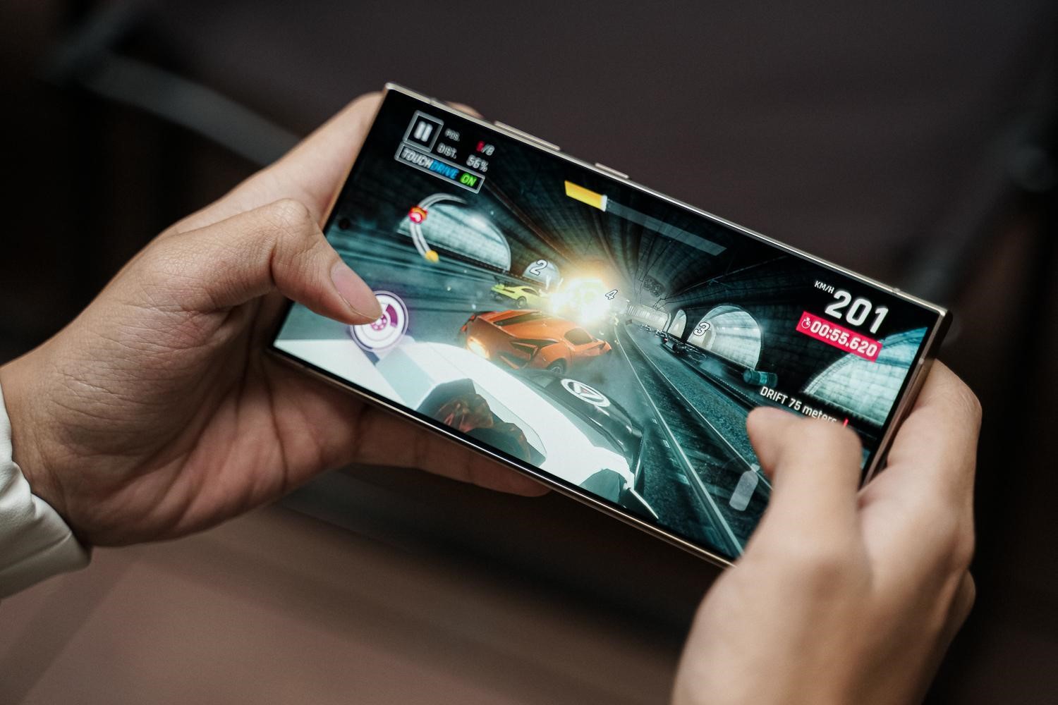 1 ngày cày game với Galaxy S24 Ultra: Trò nào cũng mượt, máy mát chạy êm, &quot;phê&quot; hơn cả là màn hình siêu sáng và pin bền - Ảnh 5.