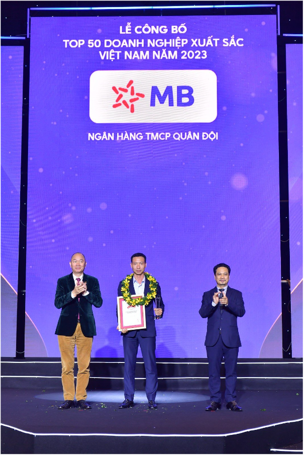 MB lọt Top 13 Doanh nghiệp xuất sắc nhất Việt Nam năm 2023 - Ảnh 2.