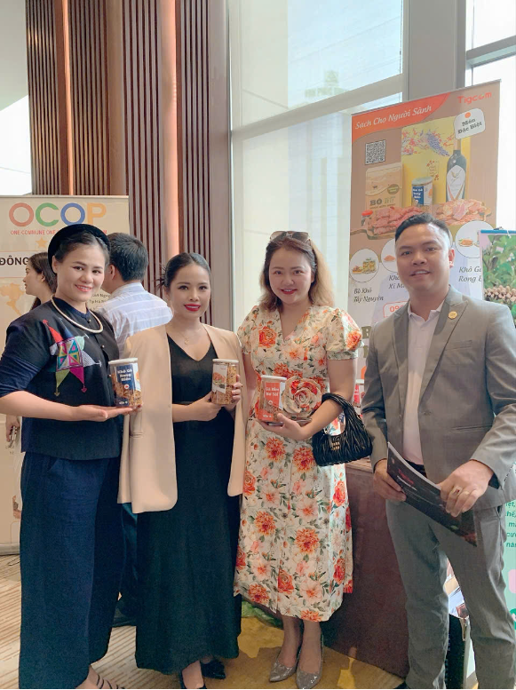 Người đẹp Nam Định xây dựng thương hiệu cùng đặc sản bò Tây Nguyên - Ảnh 4. Người đẹp Nam Định xây dựng thương hiệu cùng đặc sản bò Tây Nguyên - Ảnh 4.