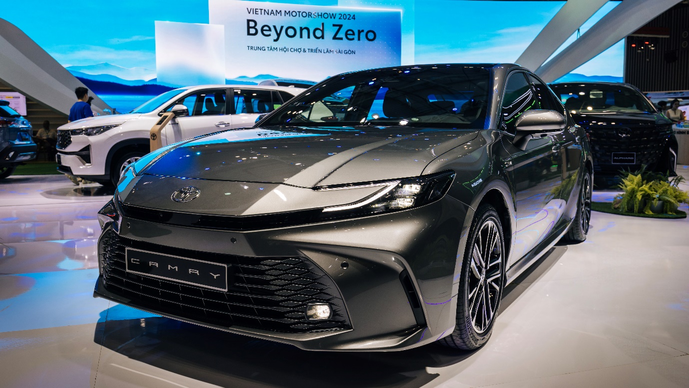 Toyota Camry thế hệ mới ra mắt Việt Nam, ngôi sao sáng tại Vietnam Motor Show 2024- Ảnh 4.