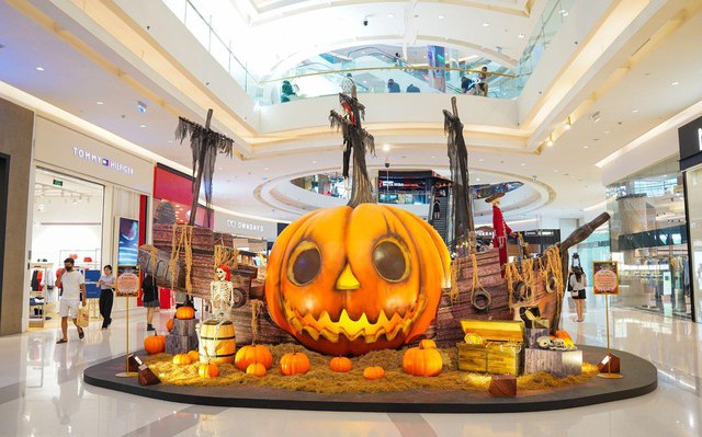 Khám phá con tàu bí ẩn, check-in cùng bí ngô khổng lồ tại Crescent Mall mùa Halloween 2024