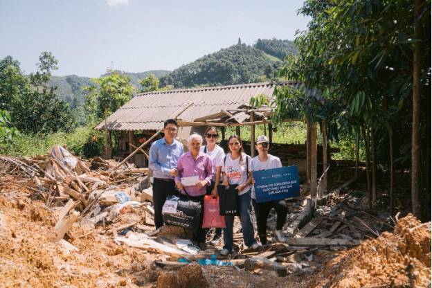 Winny mang đông ấm đến những hộ dân vùng xa bị ảnh hưởng nặng nề từ cơn bão Yagi - Ảnh 2.