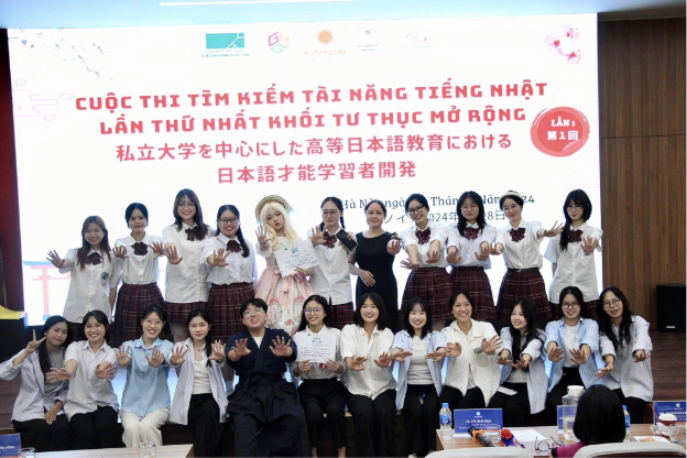 Khoa Ngoại ngữ Đại học Phương Đông - 30 năm sáng tạo và không ngừng đổi mới - Ảnh 6.