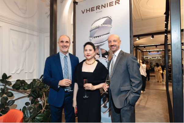 Runway Vietnam tổ chức sự kiện ra mắt thương hiệu trang sức đương đại Vhernier tại Rex Hotel - Ảnh 2.