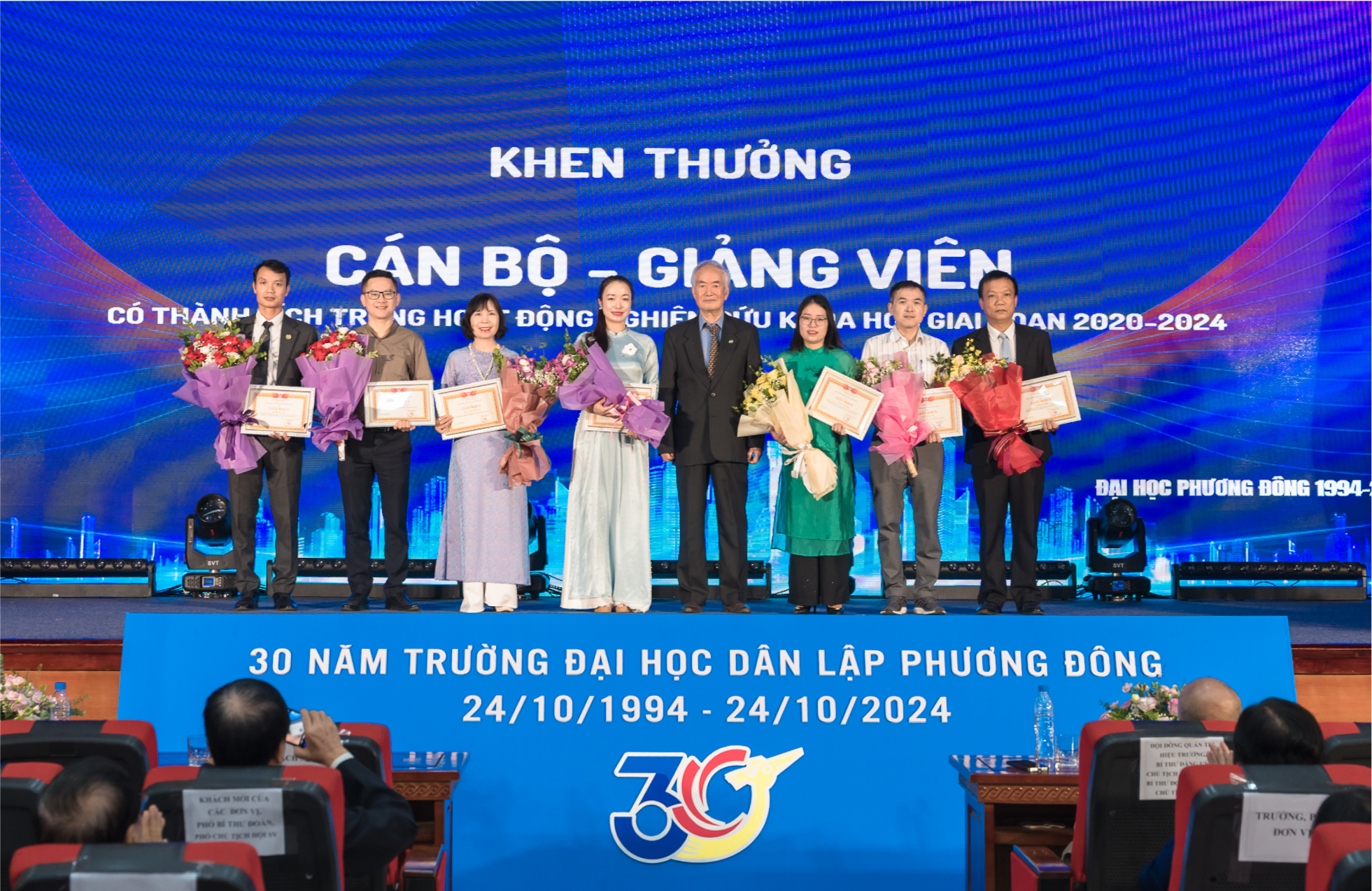 Phương Đông 30 năm nhìn lại: Tiếp nối hành trình chạm đến thành công, là mái nhà của hàng ngàn giảng viên, sinh viên - Ảnh 11.