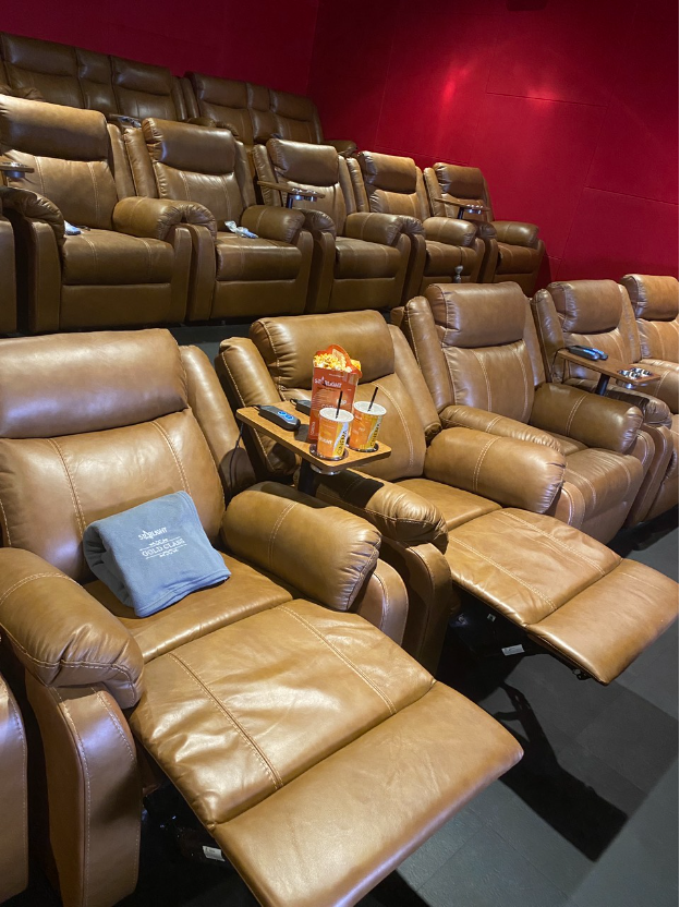 Có gì tại phòng chiếu Gold Class rạp Starlight Cinema? - Ảnh 3.