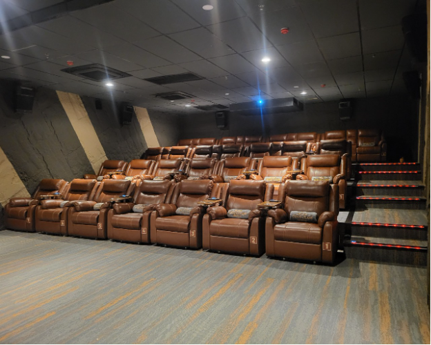 Có gì tại phòng chiếu Gold Class rạp Starlight Cinema? - Ảnh 7.