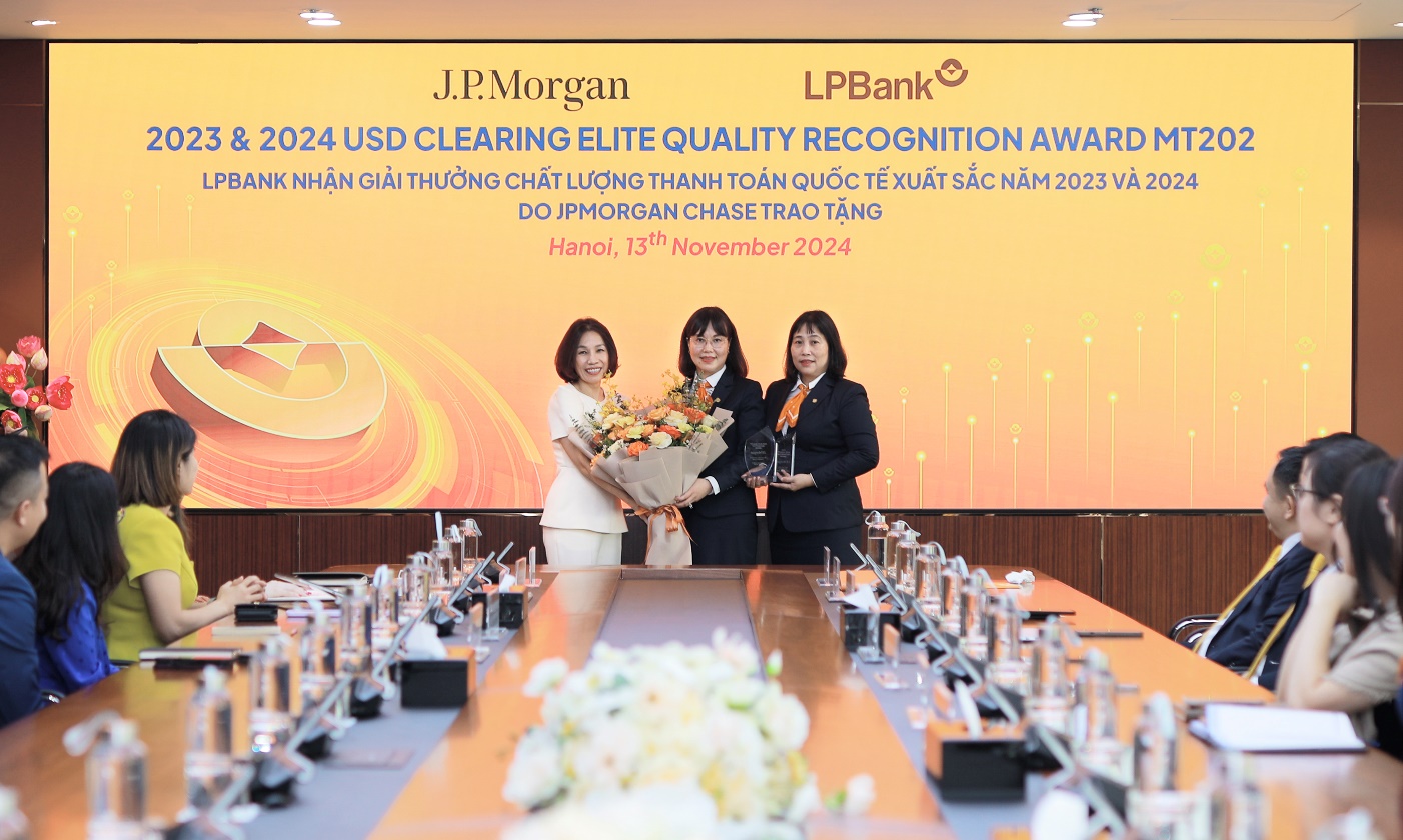 LPBank đoạt giải thưởng danh giá về thanh toán quốc tế từ JPMorgan Chase- Ảnh 2.