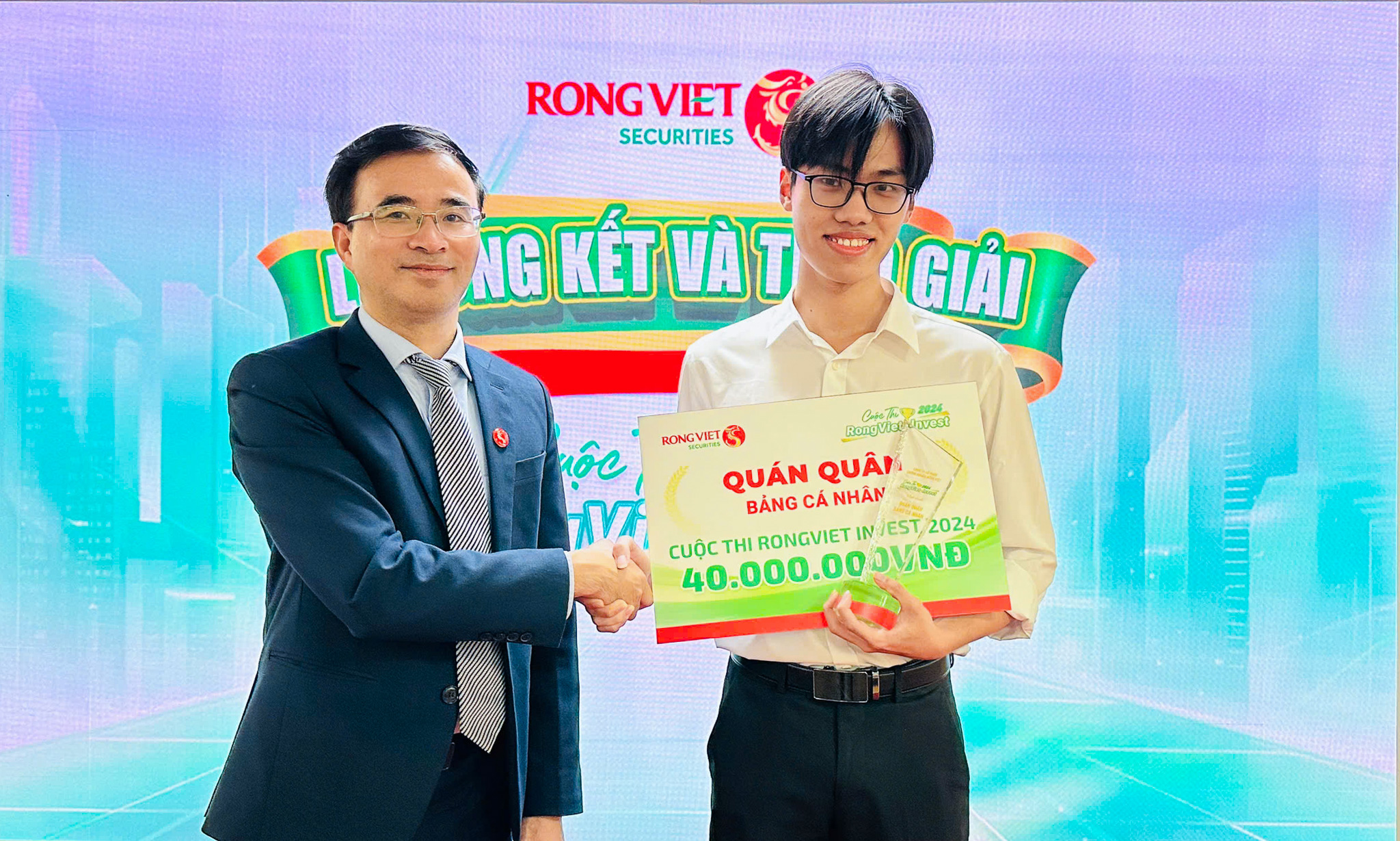 Cuộc thi RongViet Invest 2024 ghi dấu ấn với bản lĩnh nhà đầu tư trẻ- Ảnh 1.