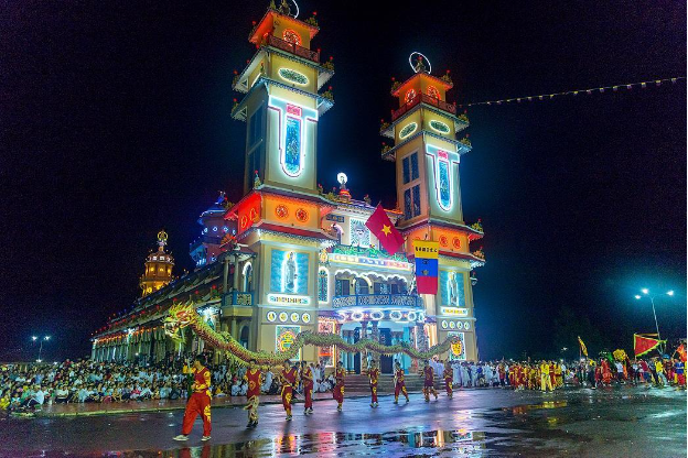 Tây Ninh đón làn sóng hành hương về Hội xuân núi Bà và Lễ vía Đức Chí Tôn - Ảnh 5.