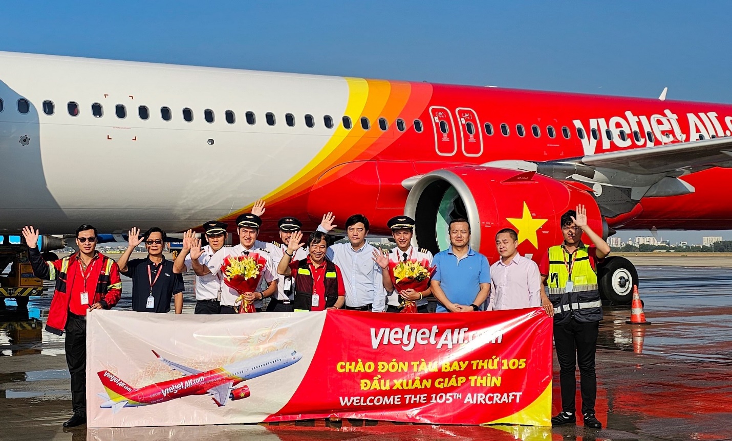 Ngày đầu năm mới Vietjet nhận tàu bay mới - Ảnh 1.